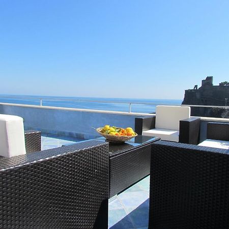 Bed and Breakfast La Terrazza Sul Mare Aci Castello Zewnętrze zdjęcie