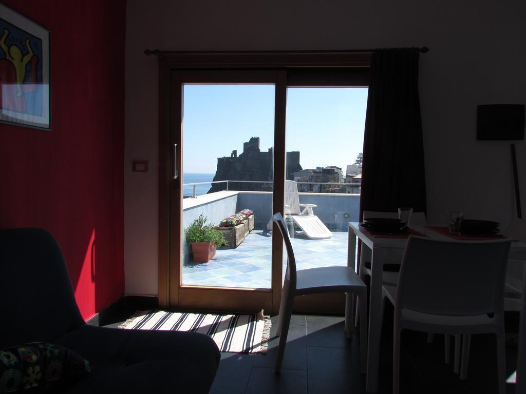 Bed and Breakfast La Terrazza Sul Mare Aci Castello Zewnętrze zdjęcie