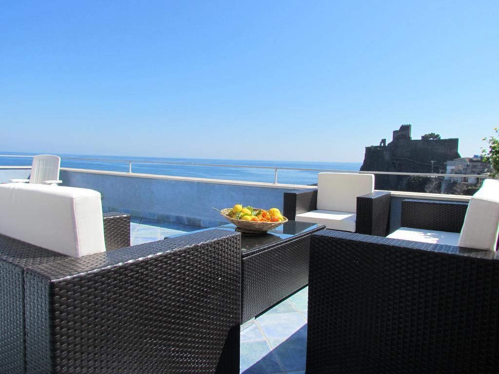 Bed and Breakfast La Terrazza Sul Mare Aci Castello Zewnętrze zdjęcie