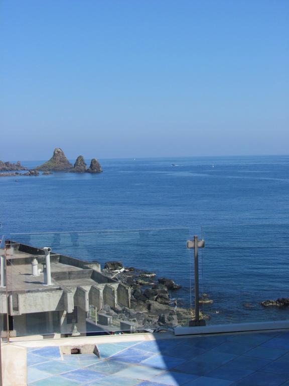 Bed and Breakfast La Terrazza Sul Mare Aci Castello Zewnętrze zdjęcie